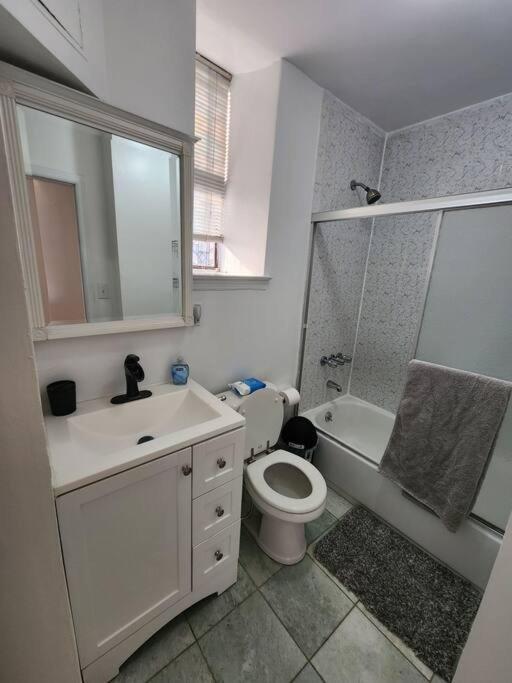 Spacious 3 Bedroom Apartment Mins To Nyc! Union City Eksteriør bilde
